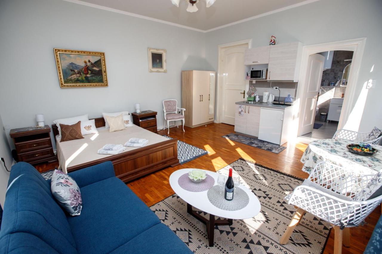 Angeli Vila Apartments ซูโบติกา ภายนอก รูปภาพ